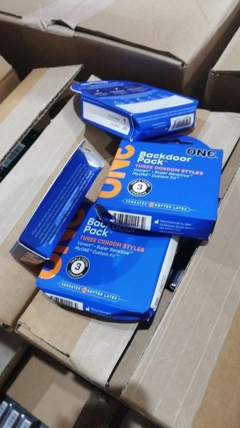 Презервативи ONE Backdoor 3 шт, картонна коробка (м'ята упаковка!!!) SX0785-R фото